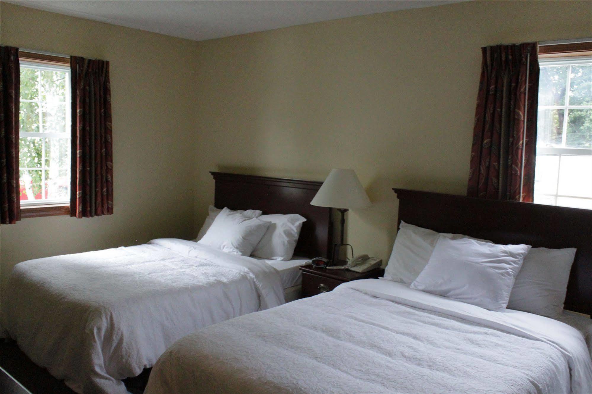 The Central Downtown Inn Suites Pittsfield Exterior photo