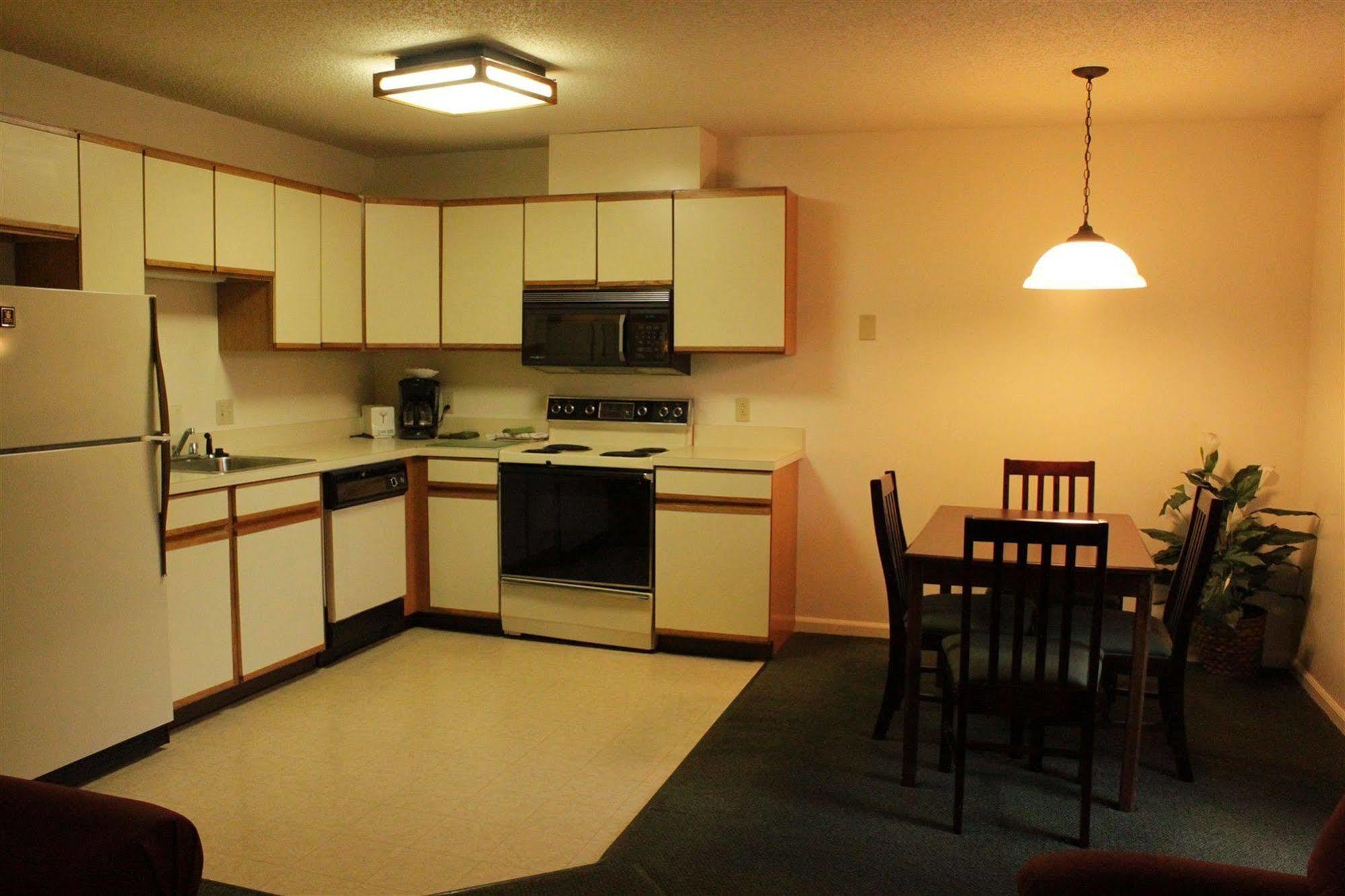 The Central Downtown Inn Suites Pittsfield Exterior photo